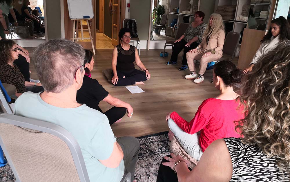 מדיטציה בחדר 500X928